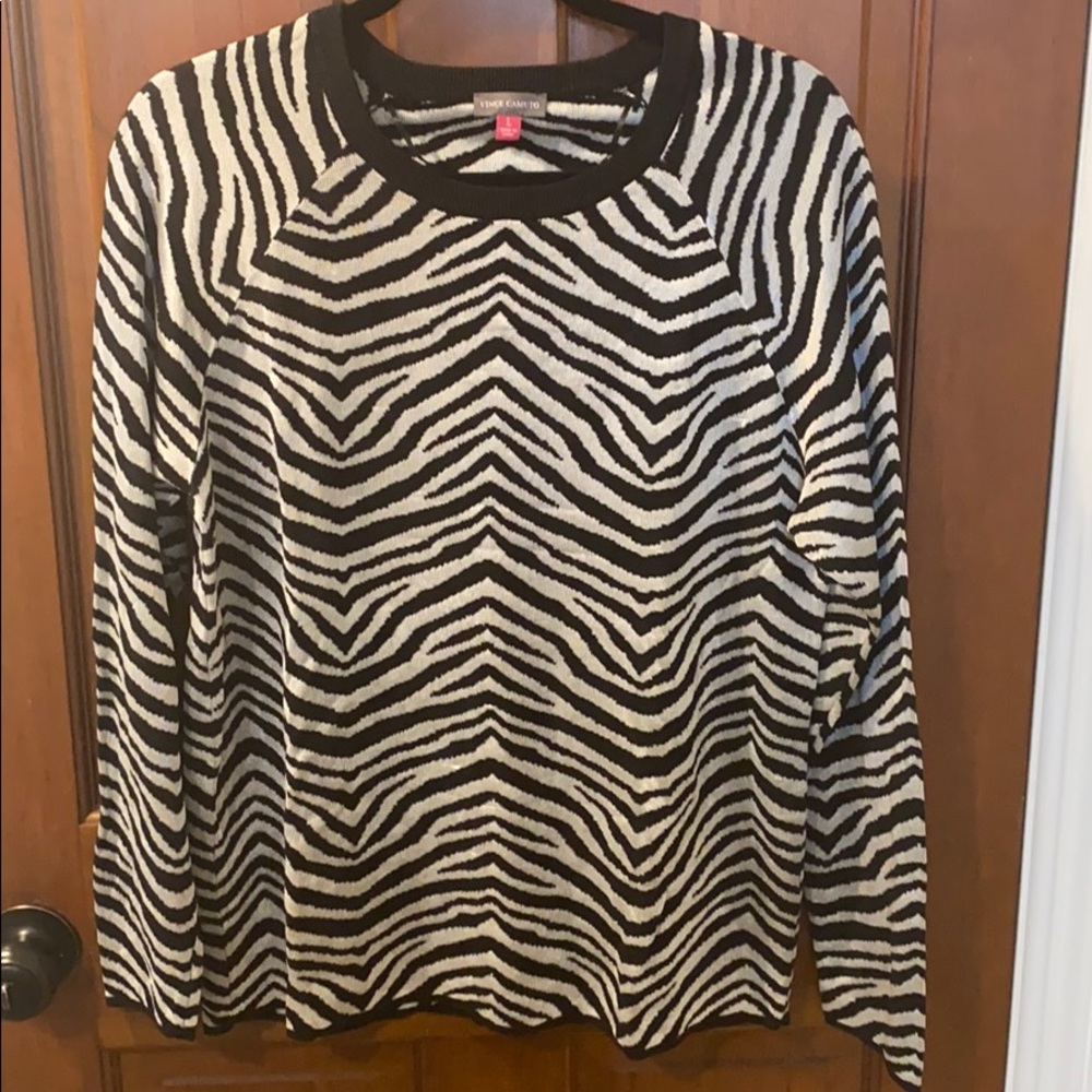 Vince Camuto sweater (size L)